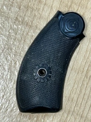 Harrington & Richardson  32 S&W, Revolver Grips (tight  grip only) - Image 1 of 4