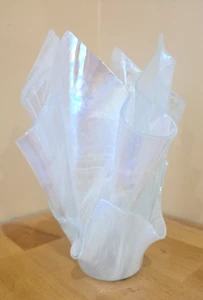 Vase gefaltet weiß Glas abstrakt - Bild 1 von 5