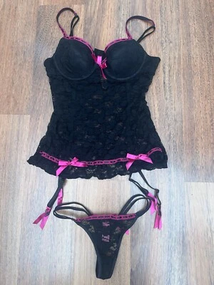 CLOSER By EVIE Black & Cerise Pink Lace Suspender Basque & Thong Set 10/12 36B - Image 1 of 4