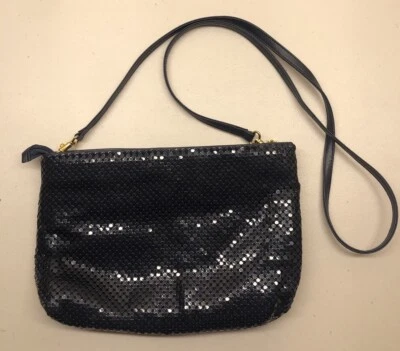 Bolso sin asas bandolera de malla azul marino Whiting and Davis International correa Foto 1 de 4