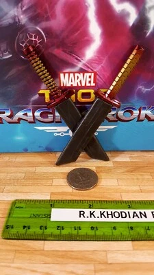 Hot Toys MMS445 Thor Ragnarok Gladiator 1/6 action figure's dagger & sheath only - Image 1 of 4