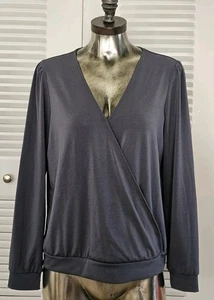 Banana Republic Women's V-Neck Wrap Top Long Sleeve Sz Medium. - Picture 1 of 4