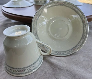 Lenox Charleston Bone China Tasse mit Fuß & Untertasse USA Pastell Blumenband 4er Set - Bild 1 von 24