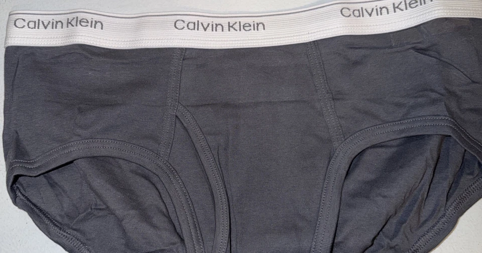 Calzoncillo Calvin Klein para hombre talla 38 gris tiro bajo Foto 1 de 2