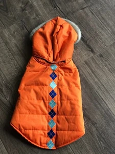 Abrigo para perro DoggiDuds con capucha tamaño mediano naranja - Imagen 1 de 4