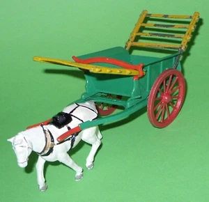 Britains Farm / 9505 Tumbrel Farm Cart & Horse - Picture 1 of 9