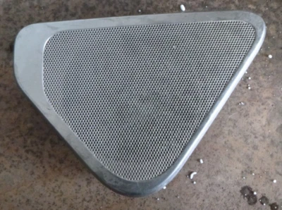 Правая задняя крышка динамика Ssangyong Rexton Y400 2017-2020 - Изображение 1 из 2