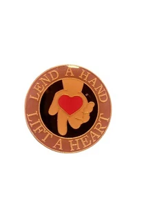 Lend a Hand Lift a Heart Jacke Hut Pin Revers Emaille Sammlerstück - Bild 1 von 2