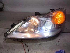 *TESTED* 2009-2011 HYUNDAI GENESIS Left Driver Headlight Sedan Xenon HID OEM - Picture 1 of 7