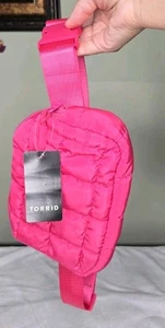 Torrid Women's Pink Peacock Quilted Belt Bag size 00/0 NWT. - Picture 1 of 11