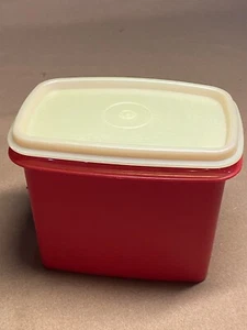 Vintage Tupperware Paprika Red 1243-5 Storage Container Space Saver Rare - Picture 1 of 14