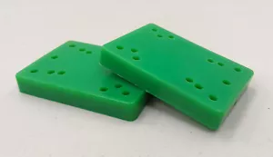 Pair of VINTAGE Skateboard Solid Green RISER PADS ~ 1/2" - Picture 1 of 7