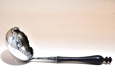 American Sterling Silver (R.Wallace & Sons) Victorian Tea Strainer - - Image 1 of 4