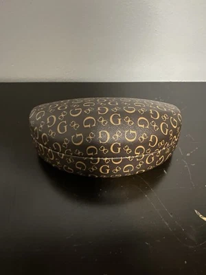 GUESS LOGO PATTERN COLOR HARD CASE FOR SUNGLASSES/GLASSES FRAME/EYEWEAR YOU CHO - Image 1 of 4