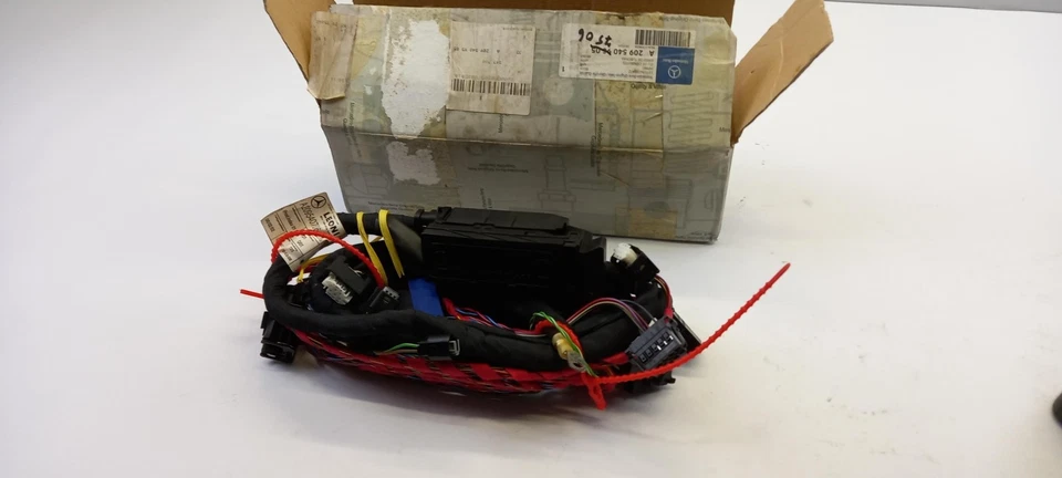 Genuine Mercedes-Benz Wiring Harness A2095407506 B-Stock - Image 1 of 1