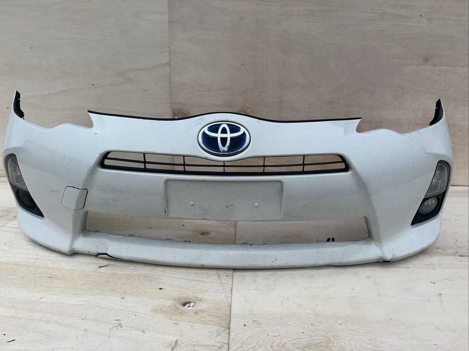 Parachoques delantero Toyota Prius C 2009-2016 OEM Foto 1 de 4