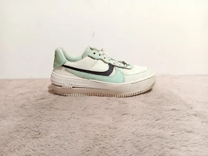 Nike Air Force 1 Barely Green DX3730-300 Freizeitschuhe Turnschuhe Damengröße 7,5 - Bild 1 von 11
