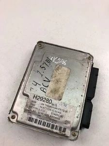 UK296 VW Engine Control Unit ECU 074906018BG 0281010631 - Picture 1 of 4