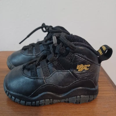 Nike Air Jordan Retro NYC Negro Dorado Niño Pequeño Talla 4C 310808-012 Tenis OG Foto 1 de 4