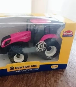 Trattore New Holland Rosa T8 Scala 1/30 Giocattolo Edizione Limitata - Foto 1 di 9