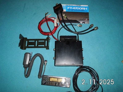 Yaesu FT-4700 RH Dualbandfunkgerät 2m/70cm  mit Mike MH-14 A8 und Diplexer - Bild 1 von 3