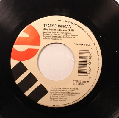 Rock 45 Tracy Chapman - Give Me One Reason / The Rape Of The World On Elektra Re Foto 1 de 2