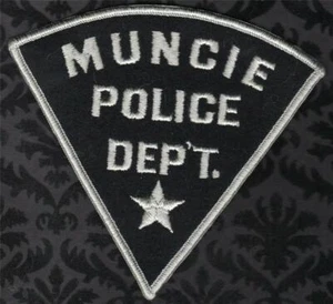 Muncie Indiana Police Shoulder Patch Grey Black Felt Design - Bild 1 von 2