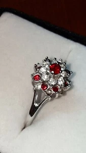 18K GOLD GEFÜLLTER WASSERFALL RING GRÖSSE 7 LABORGEFERTIGT RUBIN UND CZS Neu ohne Etikett - Bild 1 von 5
