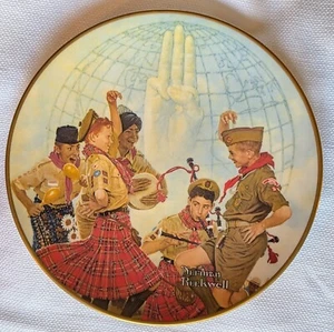 NORMAN ROCKWELL Sammelteller BSA "a Good Sign All Over The World" GORHAM Off - Bild 1 von 2