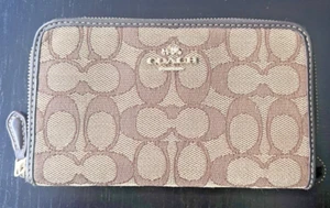 Coach Essential Continental Zip Around Wallet In Signature Canvas - Picture 1 of 9