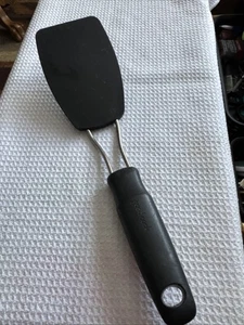 Good Cooks Solid Spatula Turner Flipper Black Nylon Short Thin Flexible Lght - Picture 1 of 3