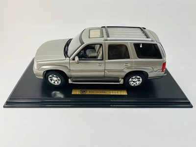 2002 Escalade Ext 1:18 SCALE SILVER GRAY  ANSON RARE FIND MUST HAVE - Image 1 of 4