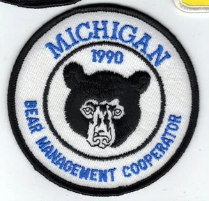 1990 MICHIGAN DNR SUCCESSFUL BEAR HUNTER PATCH -DEER-TURKEY-ELK-MOOSE-FISHING - Picture 1 of 1