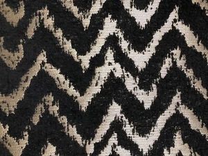 DESIGNER QUALITY THICK METALLIC PALE GOLD BLACK UPHOLSTERY PATTERNED FABRIC - Picture 1 of 6