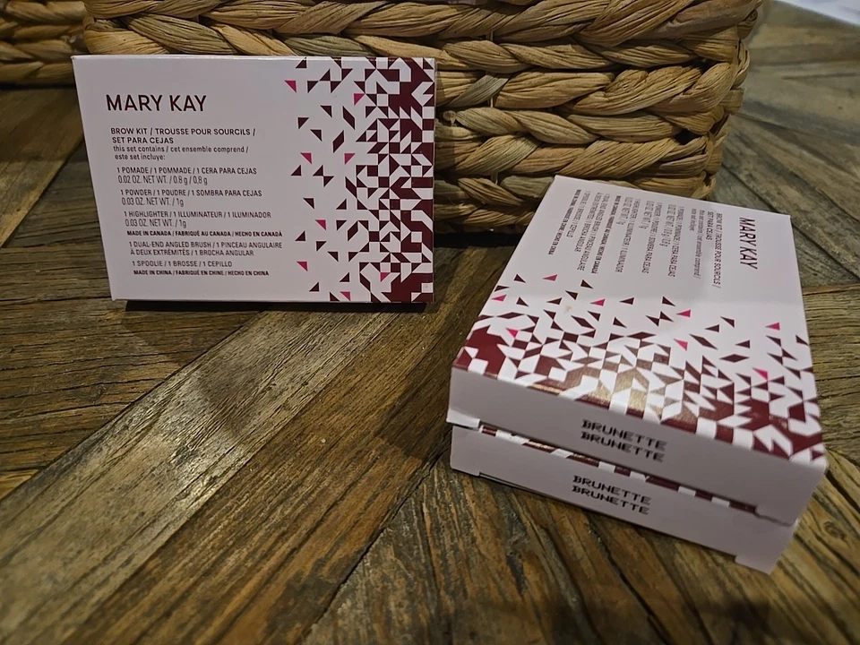 Kit de cejas morena Mary Kay pomada, iluminador en polvo Foto 1 de 1