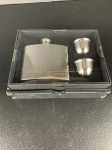 2016A Metal 4 Oz Flask With 2 Shot Glasses In Valet Box - Picture 1 of 3