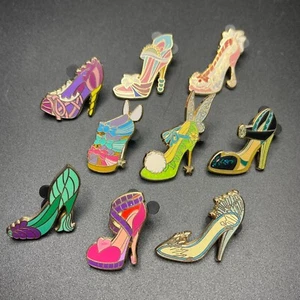 Disney 9 PIN Booster Set Disney Divas Zapatos Tacones MIP RARO Jessica Mulan Mary - Imagen 1 de 13