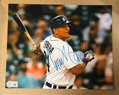 Foto ASSINADA 8X10 de Miguel Cabrera Tigres Futuro Hall da Fama BAS autenticada - Imagem 1 de 2