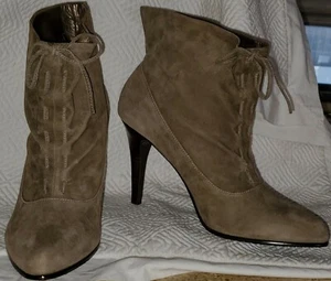 CALVIN KLEIN Sadee BOOTIES 8.5 8 1/2 SUEDE Boho Ankle Grannie BOOTS Taupe Brown - Picture 1 of 11
