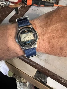 Reloj digital Timex Atlantis 100 vintage temprano para hombre ¡negro! ¡Batería nueva! - Imagen 1 de 10