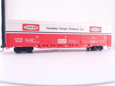 READ BACHMANN  HO SCALE 54' ALL DOOR BOX CAR CANADIAN FOREST PRODUCTS  EXCELLENT - Image 1 of 4