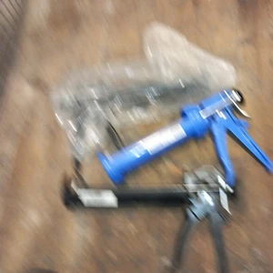 No Nonse Heavy Duty Resin Gun SKU 468FR x 2 und 1 x Rawlplug - Bild 1 von 3