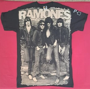 NUEVA Camisa Negra Ramones Talla Mediana DOP Banda Punk Clásica RARA Muestra de Producción - Imagen 1 de 5