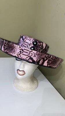 Hermoso sombrero de iglesia/vestido vintage de Donna Vinci  Foto 1 de 4