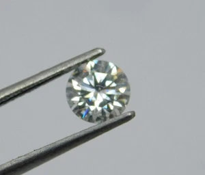 Diamanti CVD coltivati ​​in laboratorio 0,90 ct grado M 6 mm diamante tondo sfuso O-248 - Foto 1 di 4
