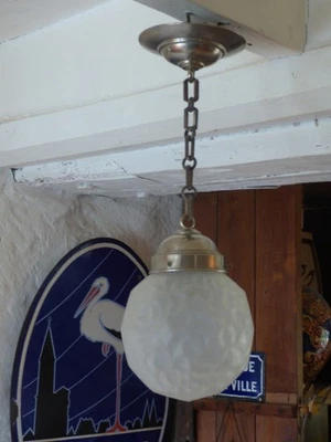 plafonnier avec boule en verre dépoli art déco - Photo 1/4