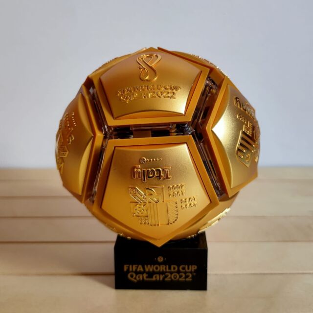 Troféu Melhor Jogador Futebol Prêmio Ballon Bola De Ouro