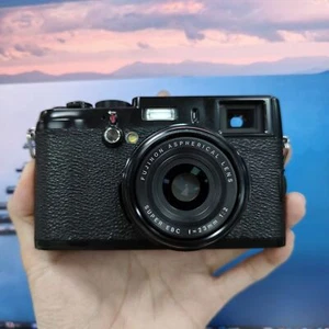 Fujifilm X100 FinePix X Series 12.3MP APS-C CMOS EXR Digital Camera Black/SIlver - Picture 1 of 14