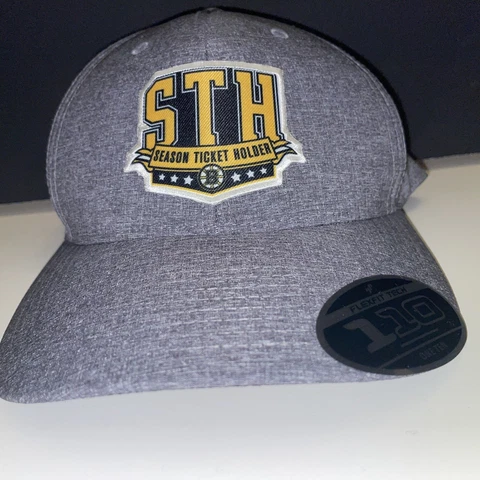 Boston Bruins Season Ticket Holder Hat - NWT - One Size Fits All Cover
