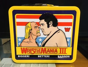 Funko WWE Wrestlemania 3 III Tin Lunch Box Hulk Hogan Andre The Giant. Come nuovo. A+ - Foto 1 di 6